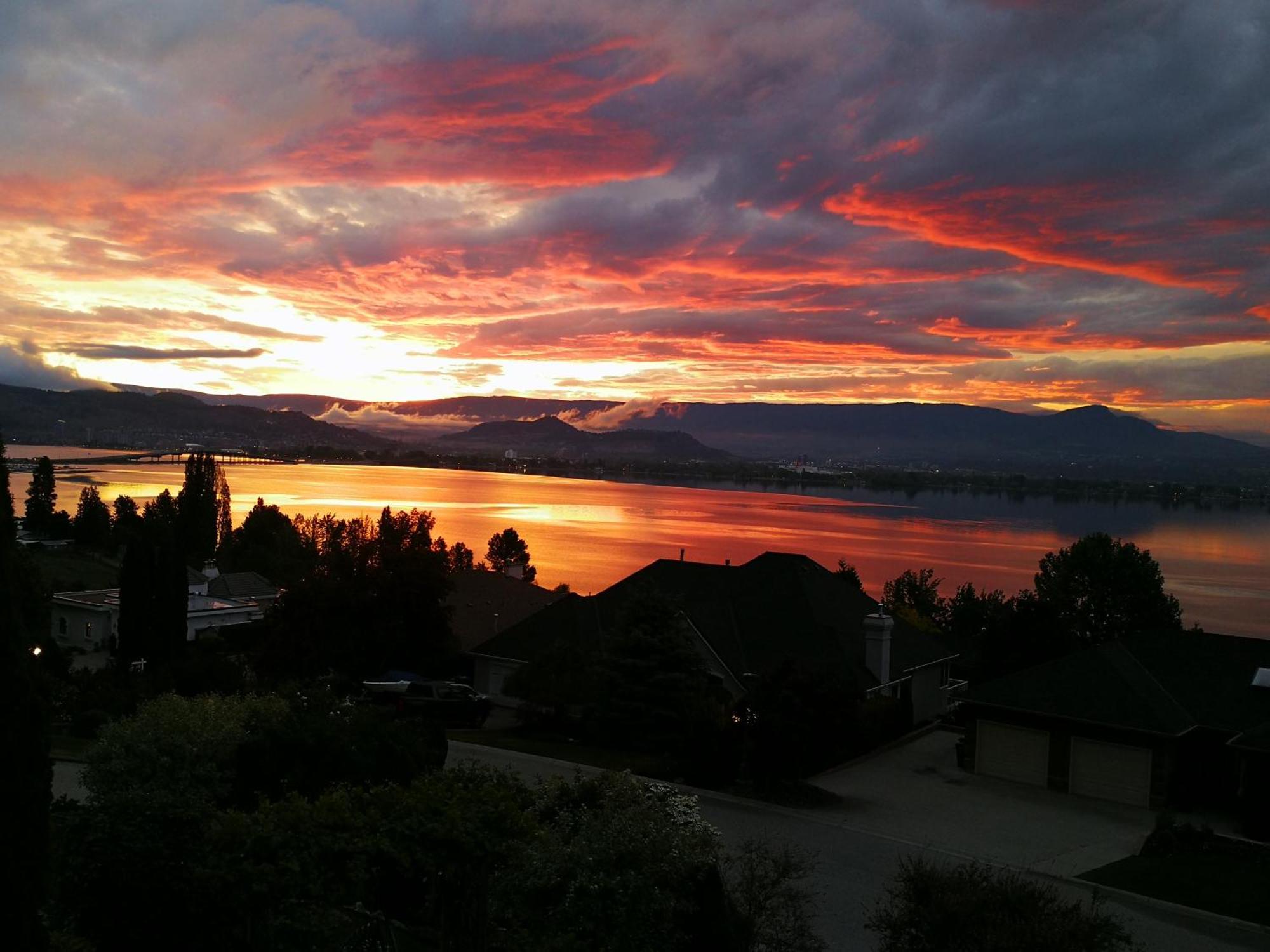 Casa Grande Lakeview House West Kelowna Zimmer foto